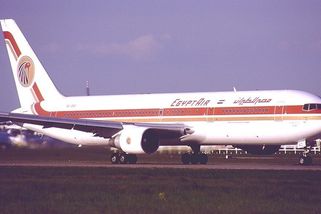 Egyptský Boeing se rozpadl nad Atlantikem s 217 lidmi. Příčina není potvrzená - Médium.cz